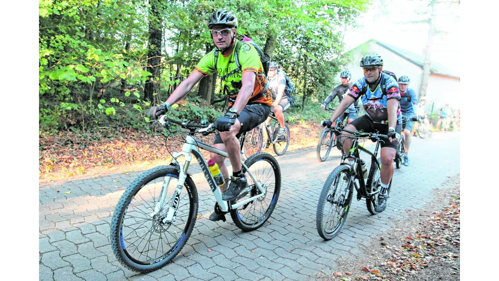 Sportler strampeln knackige Steigungen hinauf (Foto: red)