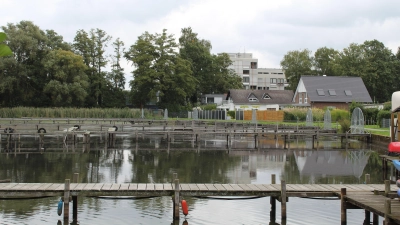 Stege am Meer: Hier soll auch künftig entschlammt werden. (Foto: wb)