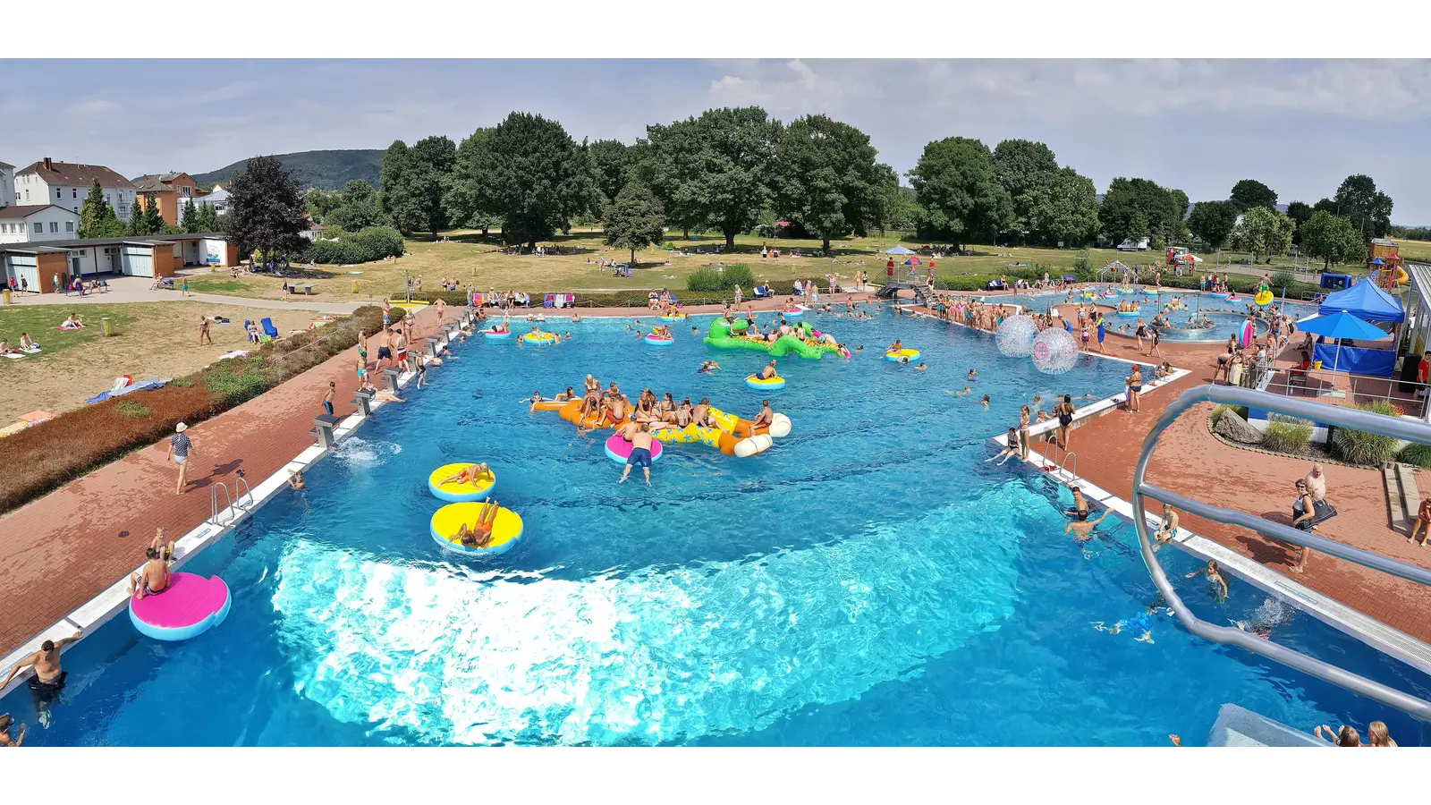 Im Rintelner Weserangerbad wird am Dienstag, 1. Juli, von 14 bis 18 Uhr mit dem Zephyrus-Discoteam abgefeiert.  (Foto: ste)