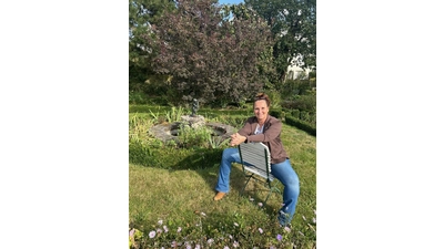 Bürgermeisterin Dörte Worm-Kressin freut sich auf viele Besucher am Sonntag im Garten Brockmann.  (Foto: privat)