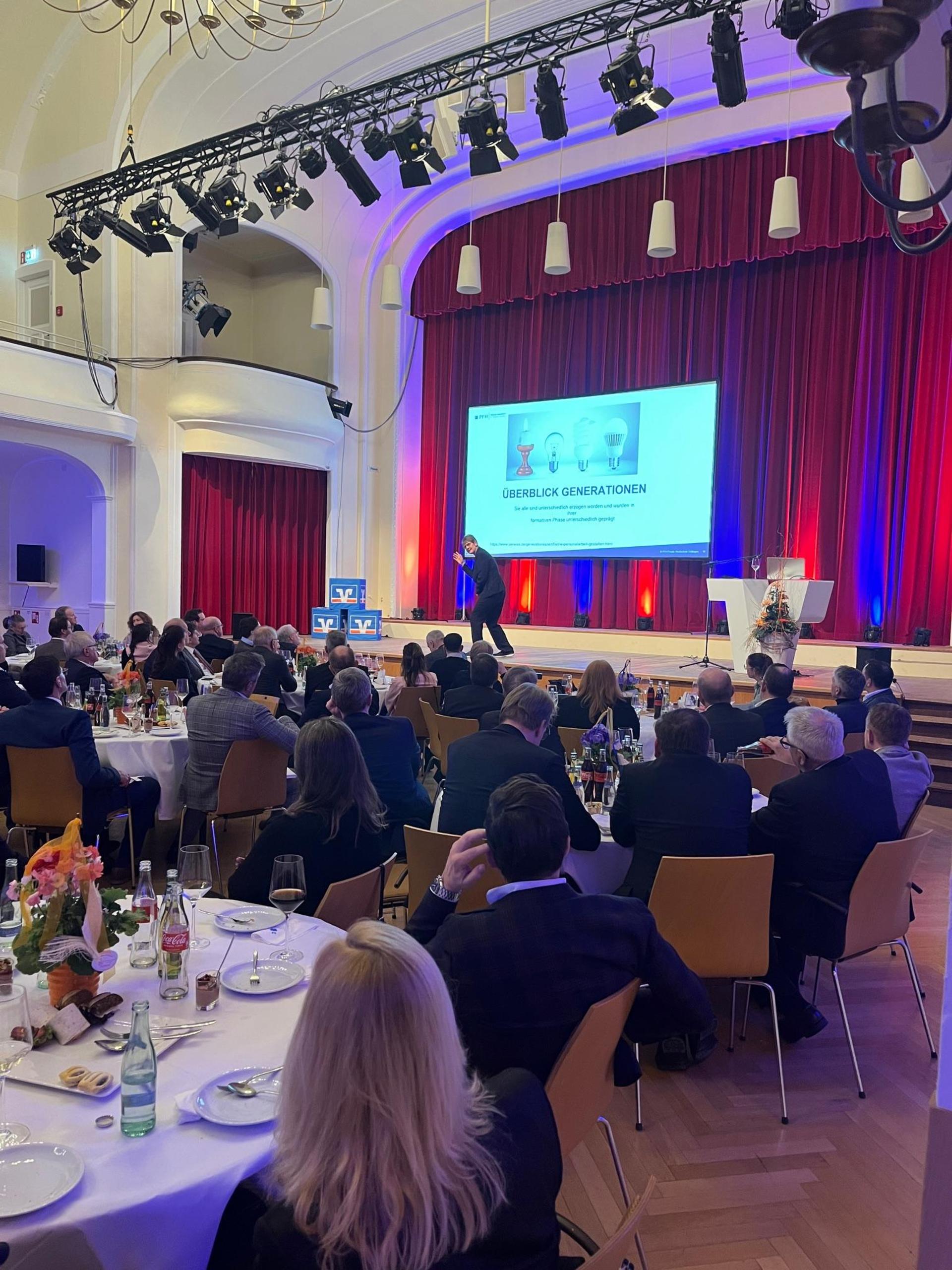 Die Rednerin zog die Gäste in den Bann. (Foto: nd)