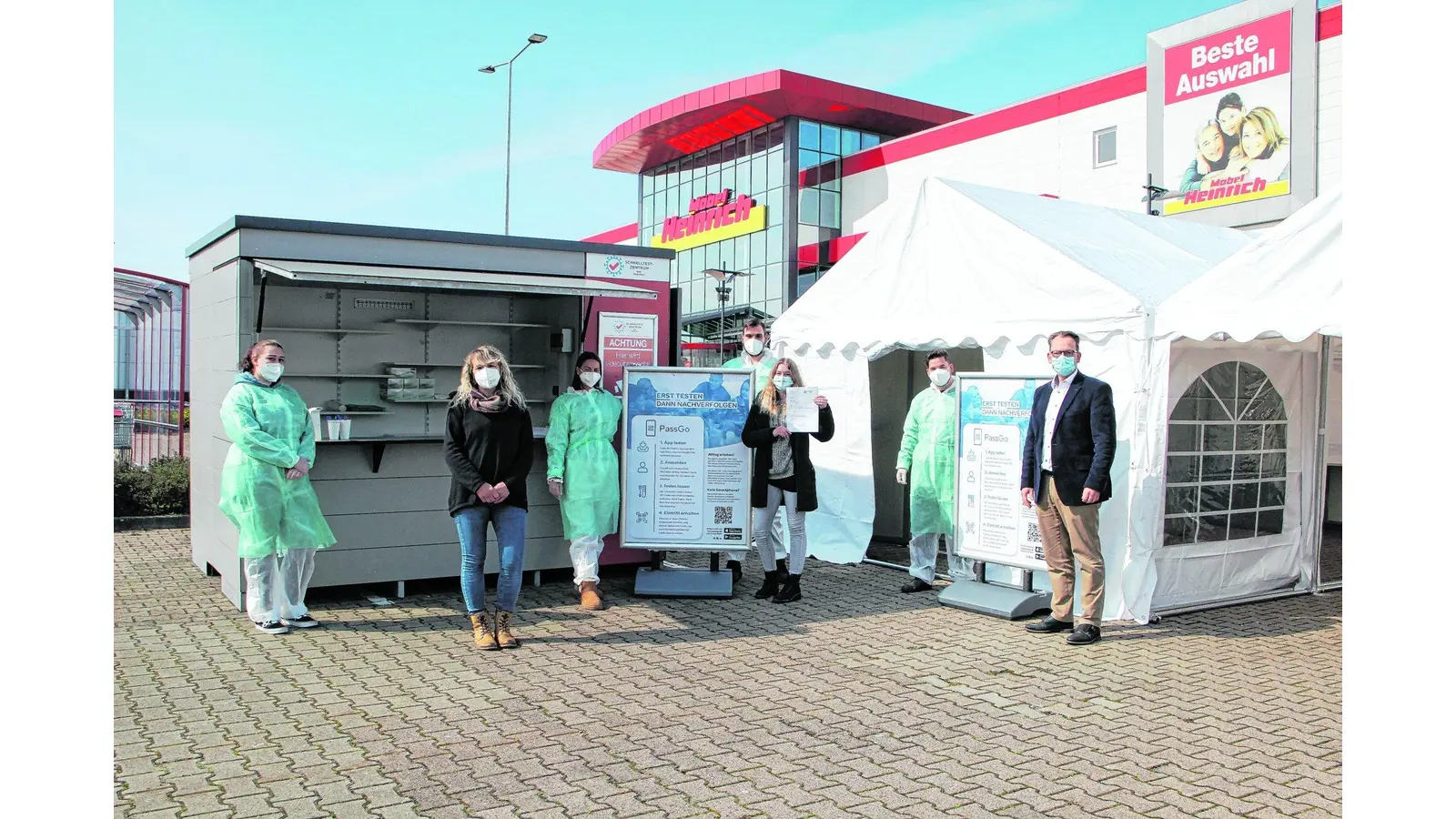 Neues Testzelt aufgestellt (Foto: mk)