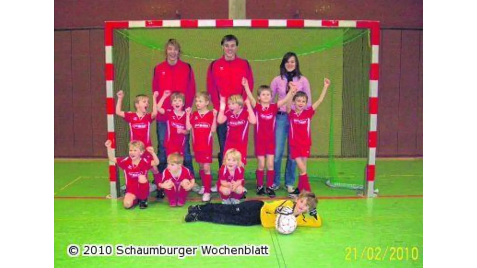VfR-Junioren in neuen Trikots (Foto: red)