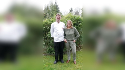 Martin und Manuela Günther vom Hotel und Restaurant „Buchenfürst” verabschieden sich zum Ende des Monats von ihren Gästen. (Foto: gk)