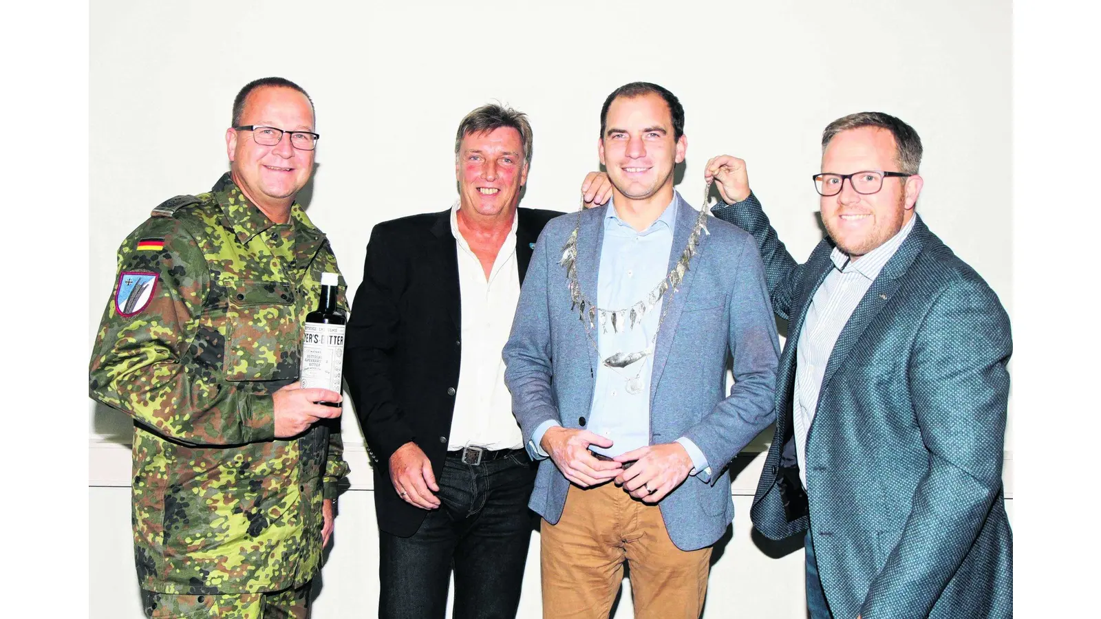Die Heringskette geht an Maik Beermann (Foto: bb)