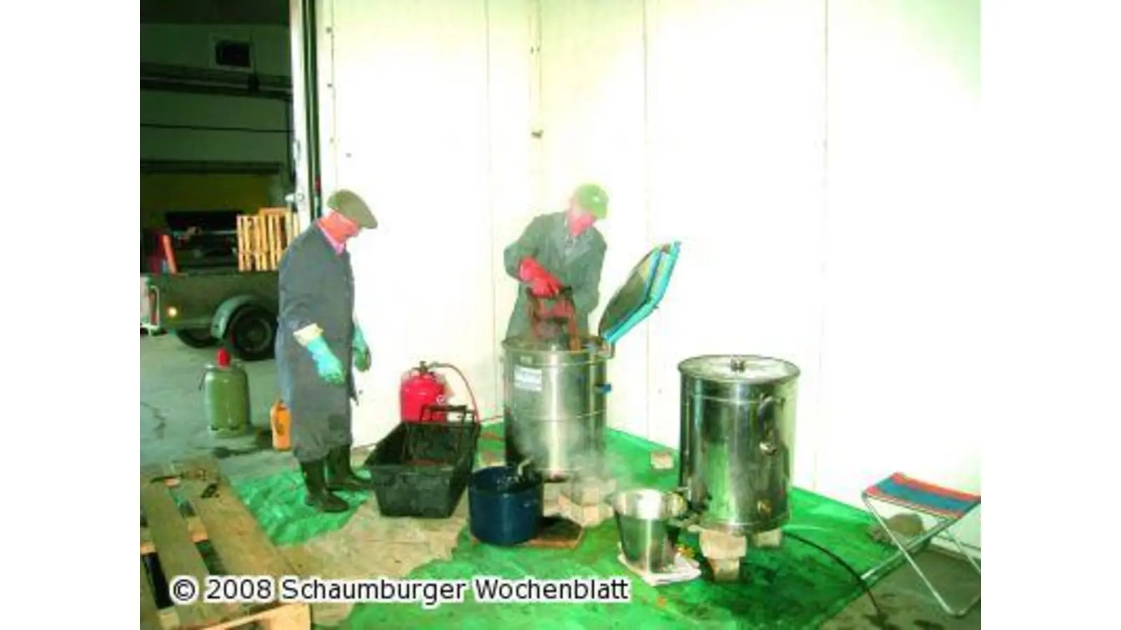 Dampfwachsschmelzer in heißer Aktion (Foto: pd)