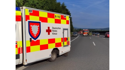 Die Richtungsfahrbahn Hannover war auf nur einer Spur befahrbar. (Foto: Feuerwehr)