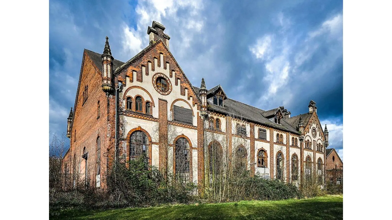 Schaumburg aus unterschiedlichen Blickwinkeln (Foto: bb)