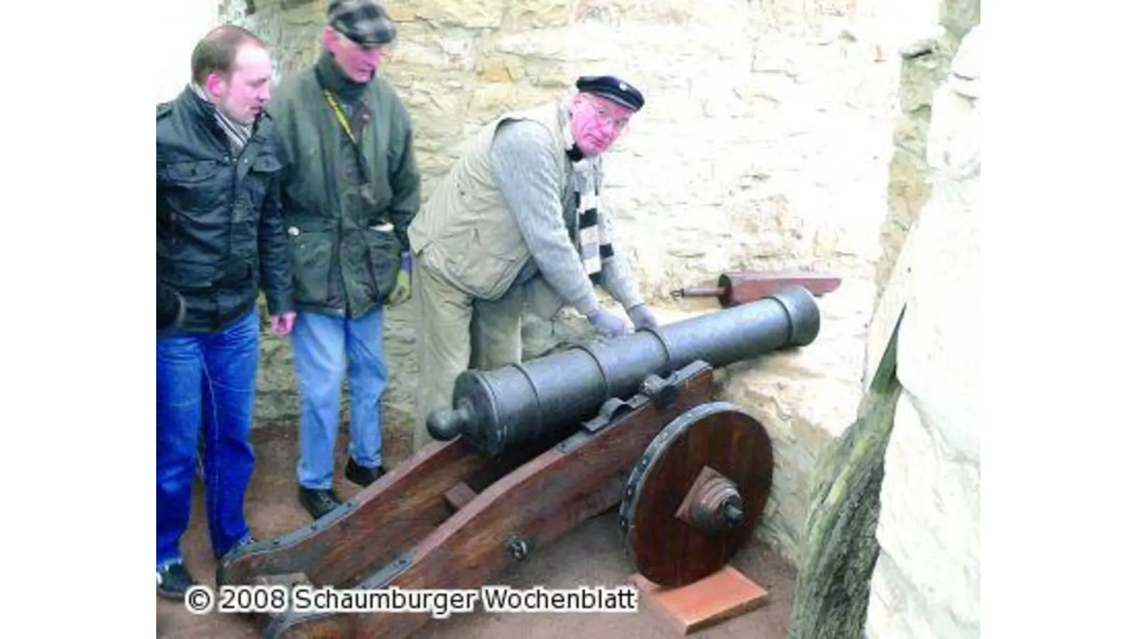 Nun hat auch das Rondell eine Kanone (Foto: al)