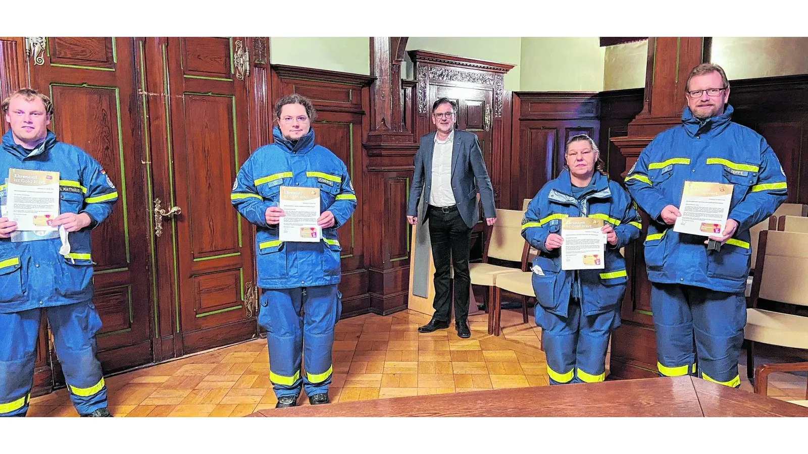 THW-Mitglieder erhalten Ehrenamtskarte (Foto: red)