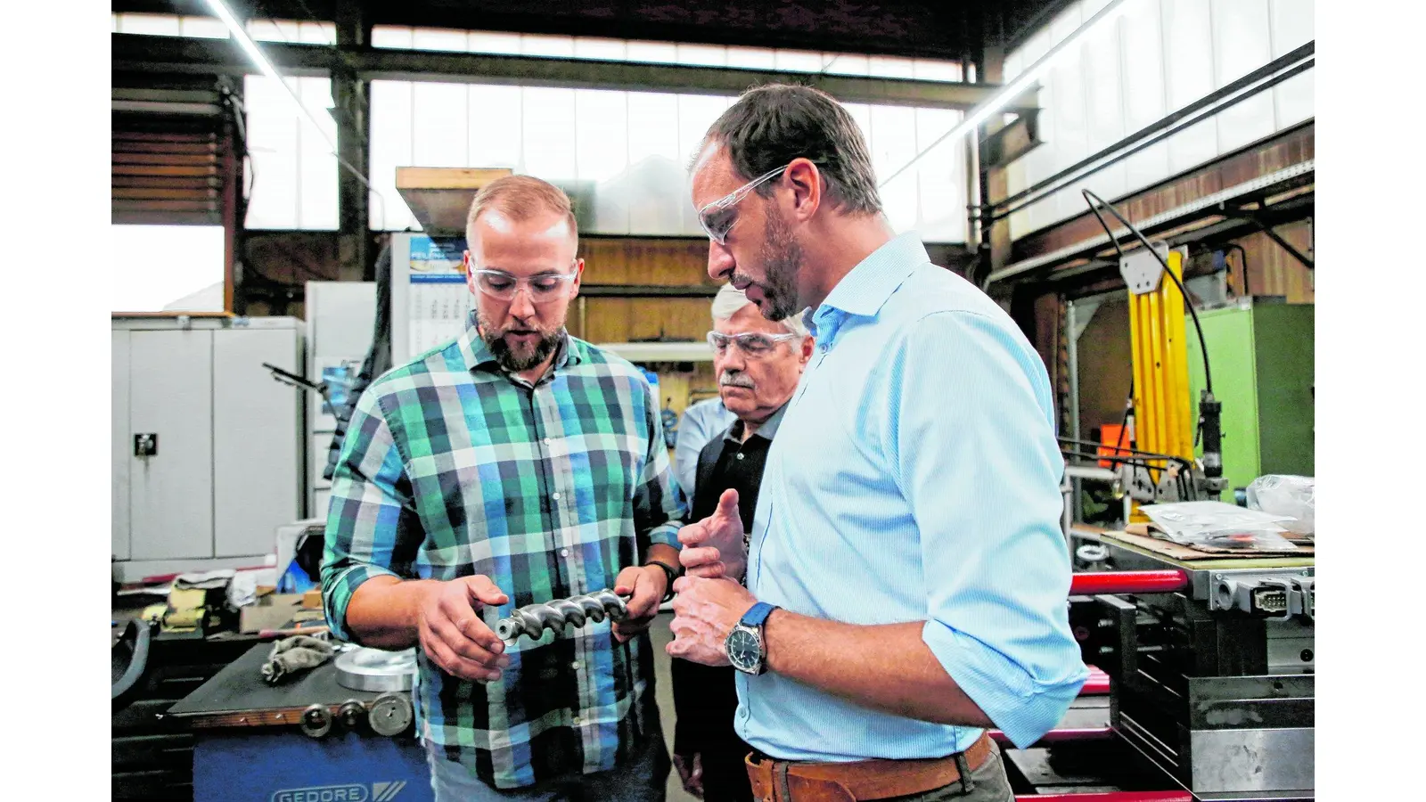 Zwischen dem Spritzguss und der Autoklavenfertigung (Foto: jl)