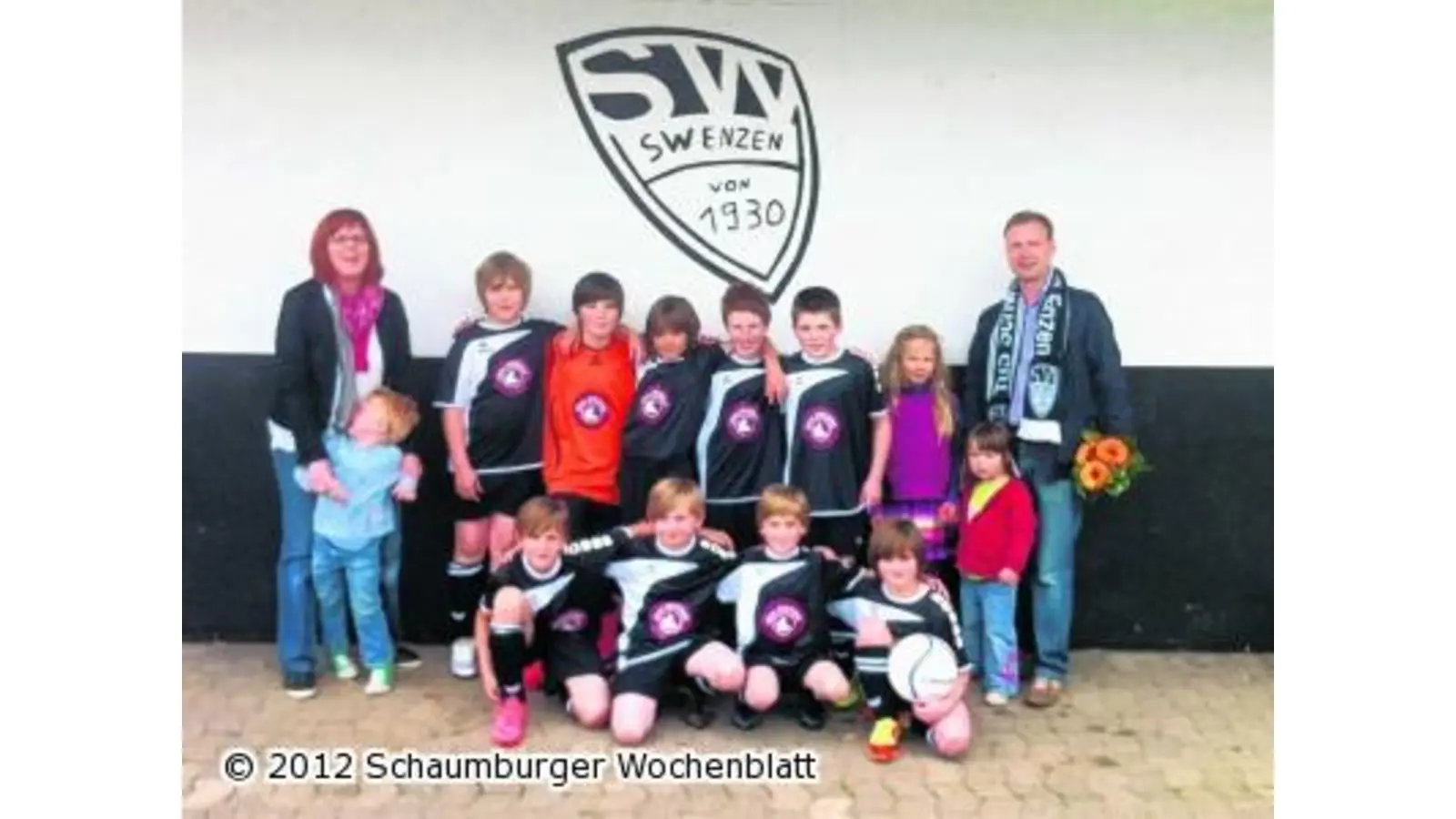 Bärenstarke Trikots für die E-Jugend vom SW Enzen (Foto: red)