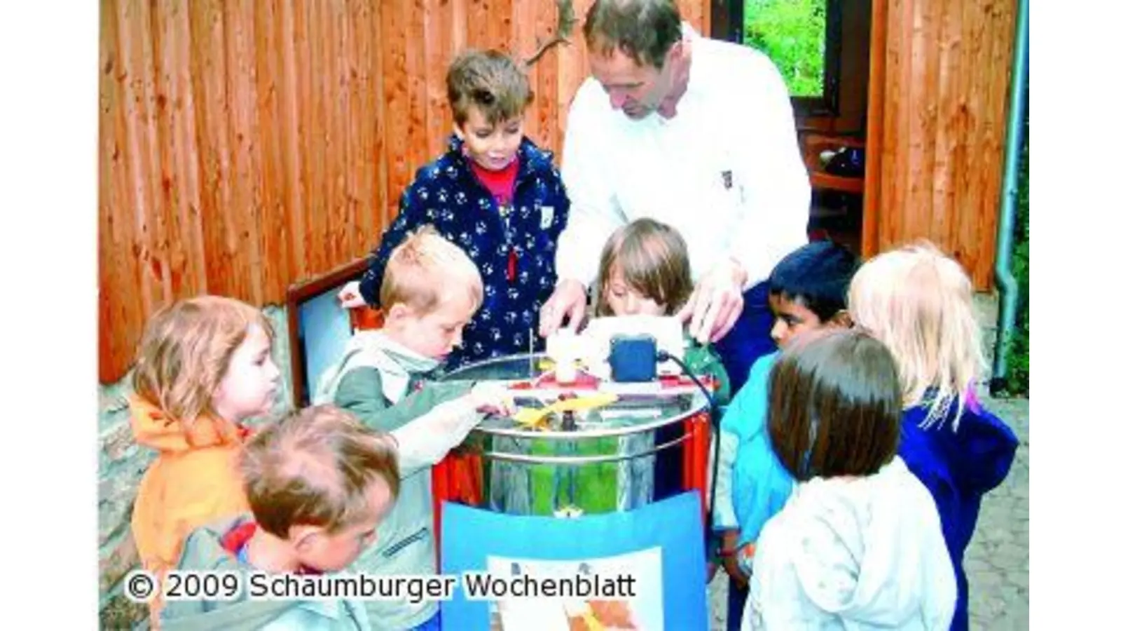 Von der Wabe zum Honig (Foto: nb)