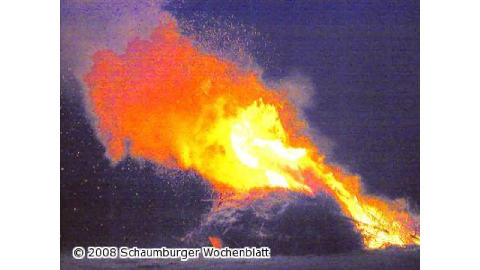 Mehr als 20 Osterfeuer brennen ohne größere Zwischenfälle ab (Foto: km)