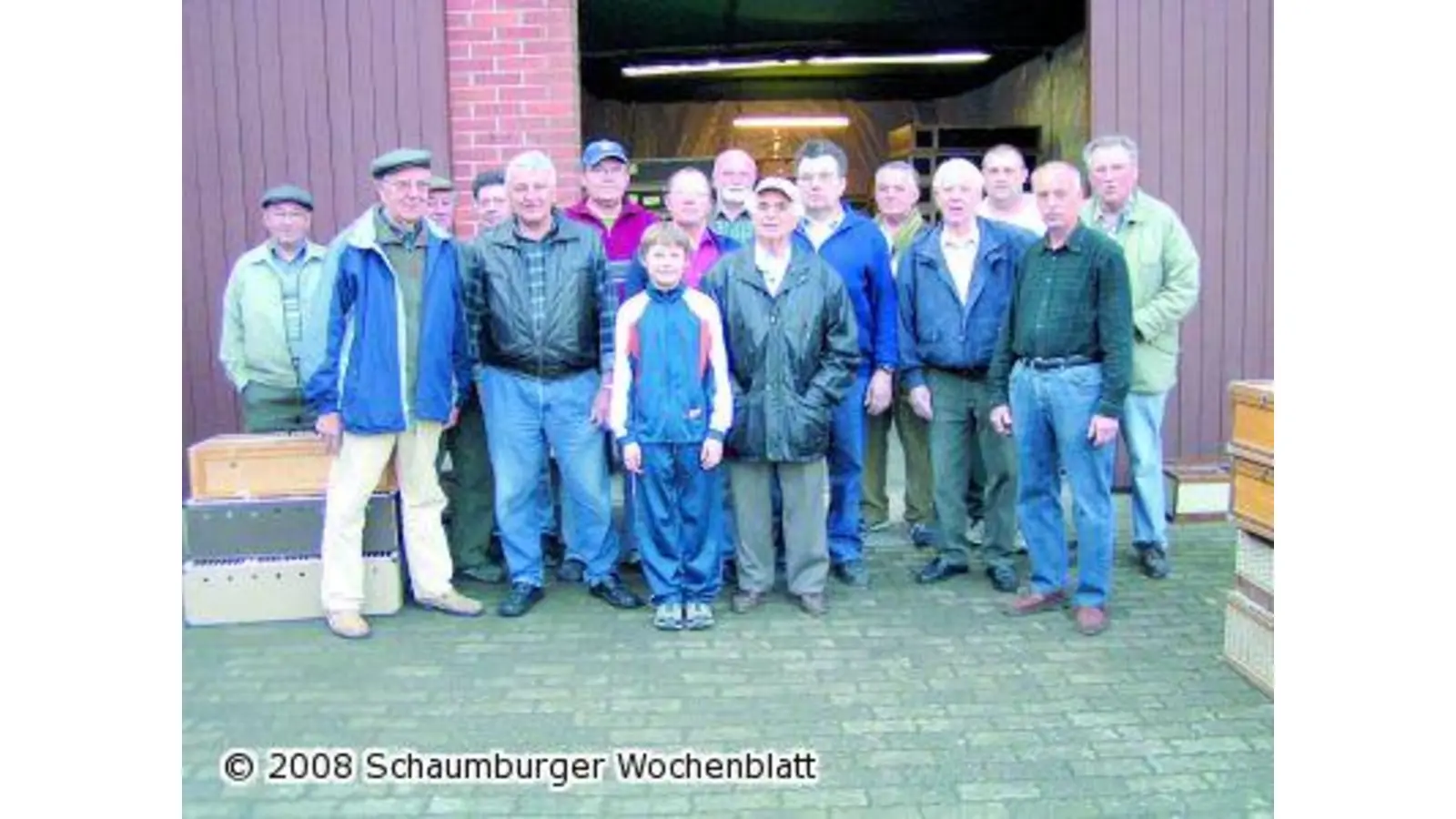 Brieftaubenzüchter weihen die neue Einsatzstelle ein (Foto: red)
