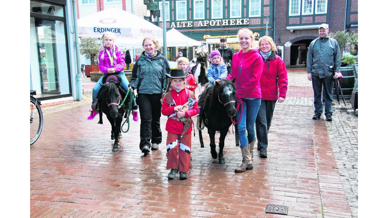 Starke Regenschauer vermiesen Nachmittag des Altstadtfestes (Foto: gi)