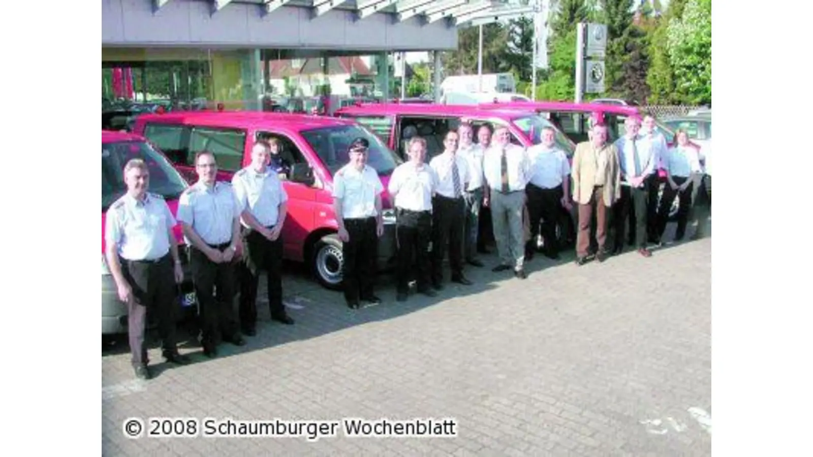 Vier knallrote Bullis auf einen Streich (Foto: red)