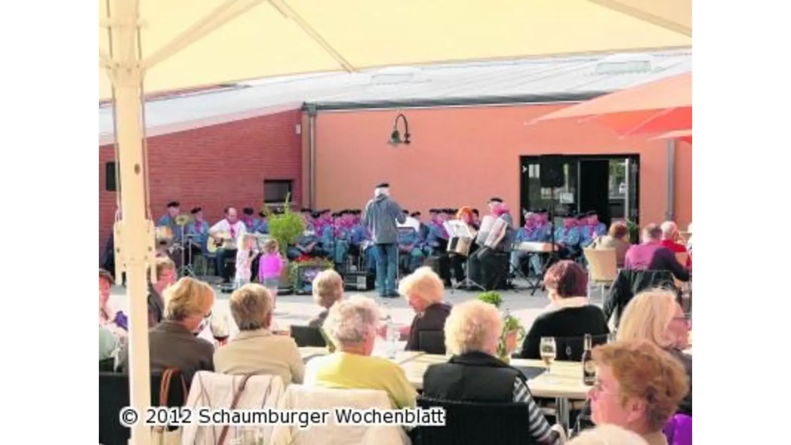 Viele Lieder auf der Plaza (Foto: al)