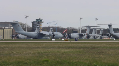 Viel Betrieb: Eine Übung mit mehreren Maschinen. (Archivbild: tau)