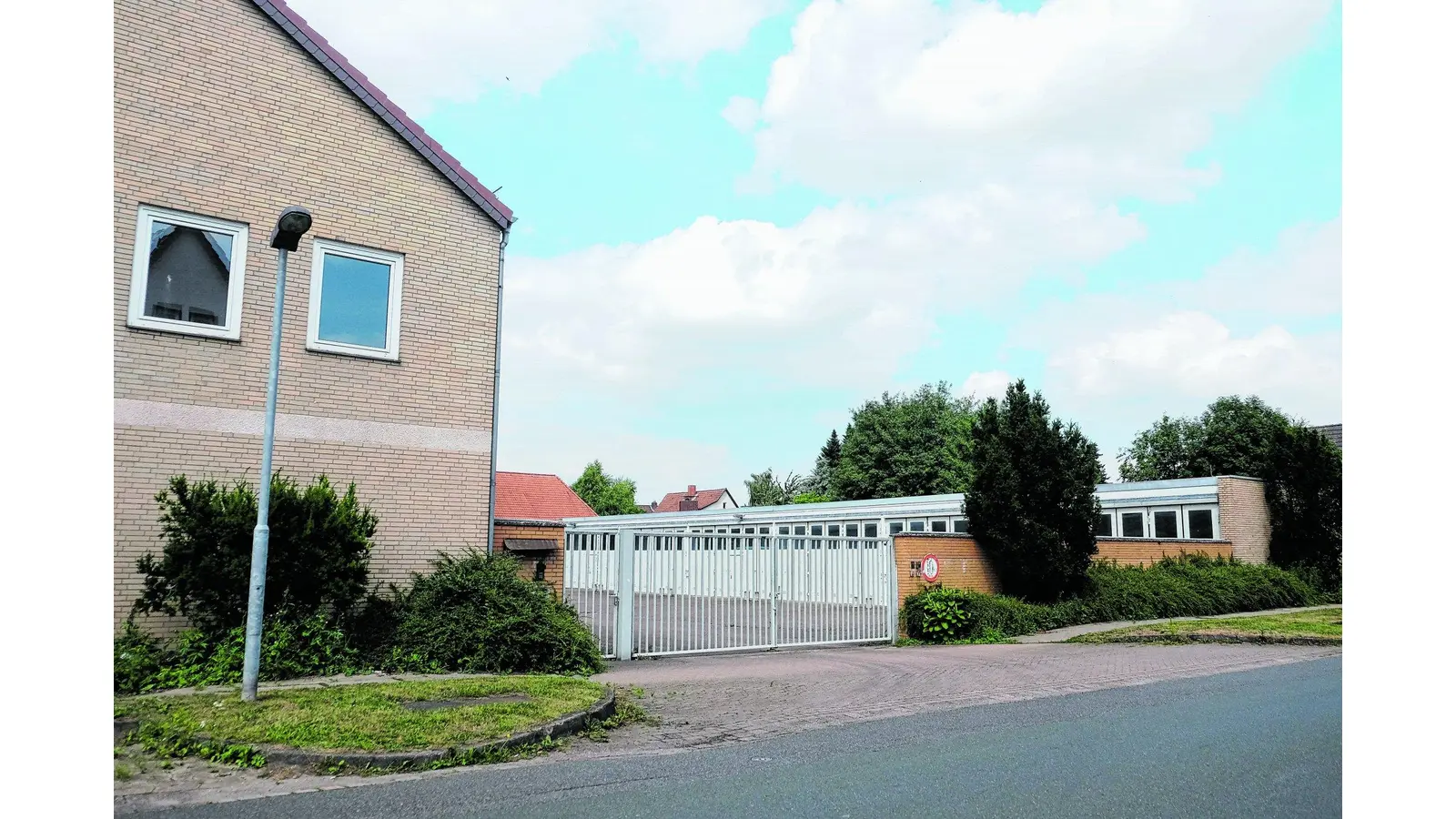 Hallen sollen modernem Wohnraum weichen (Foto: jl)