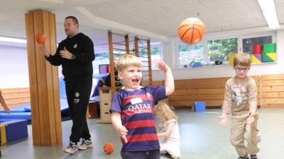Spielerisch aktiv: Corvinus-Kita profitiert von Projekt „Ballin Kitas“. (Foto: tau)
