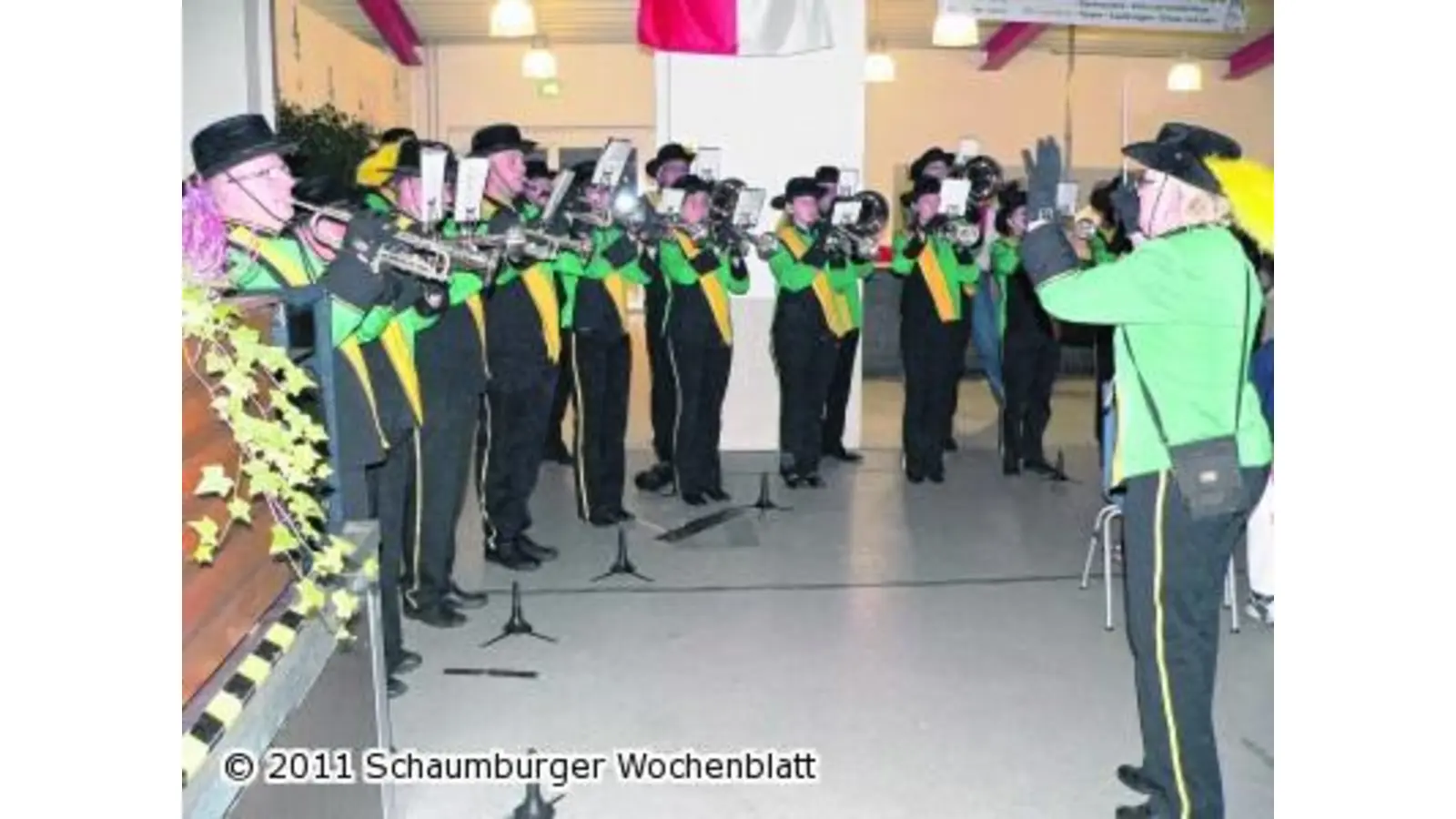 Junge Majoretten erinnern an alte Tänze (Foto: al)