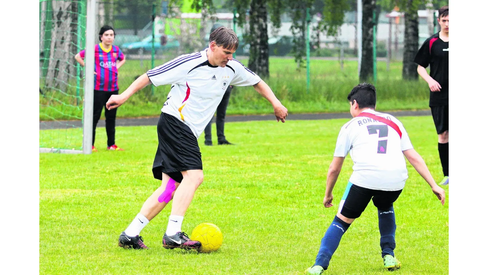Vom Fußballdribbling bis zum Folklore-Tanz (Foto: bb)