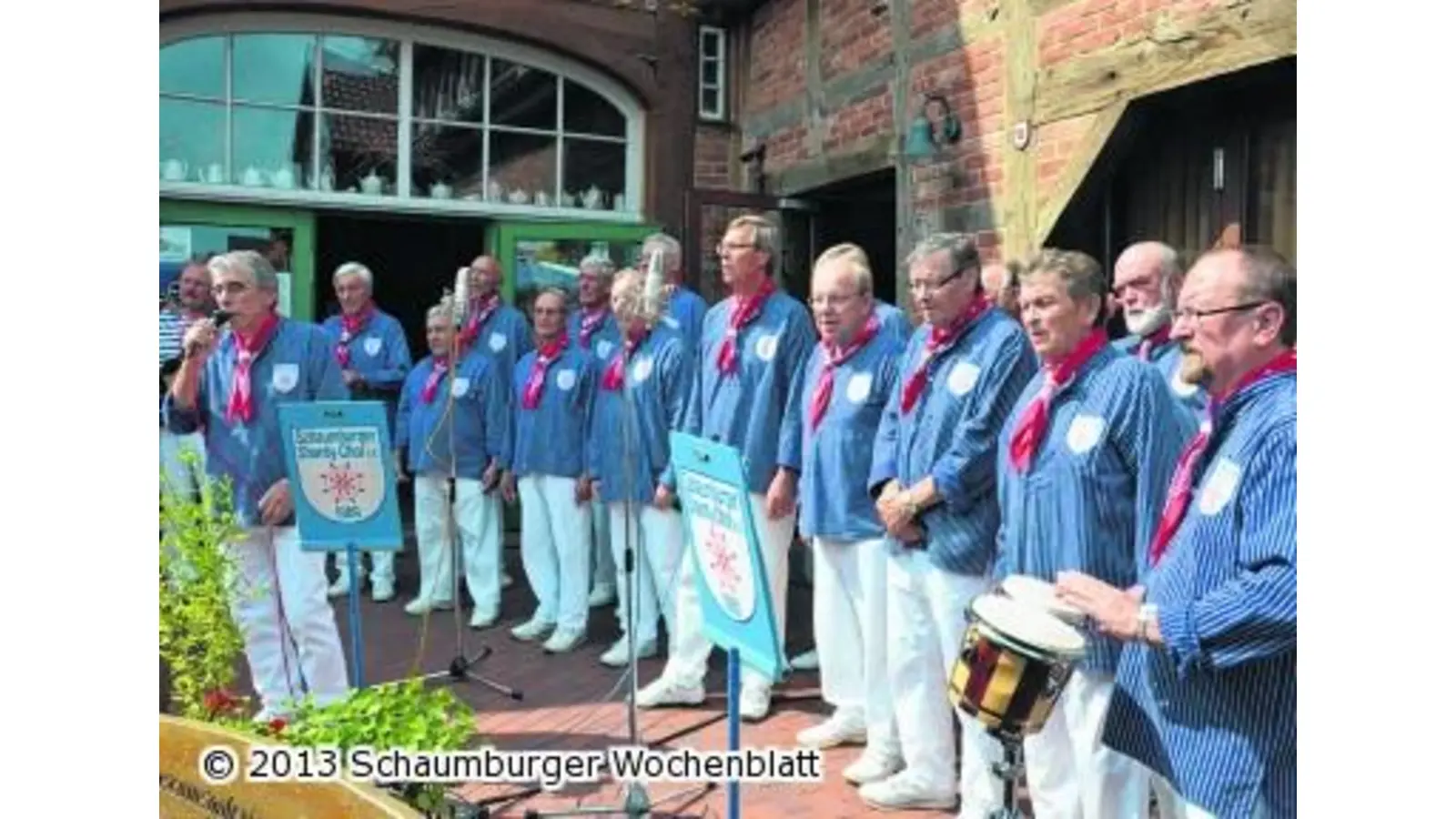 Jung und Alt vergnügen sich beim Sommerfest (Foto: bt)