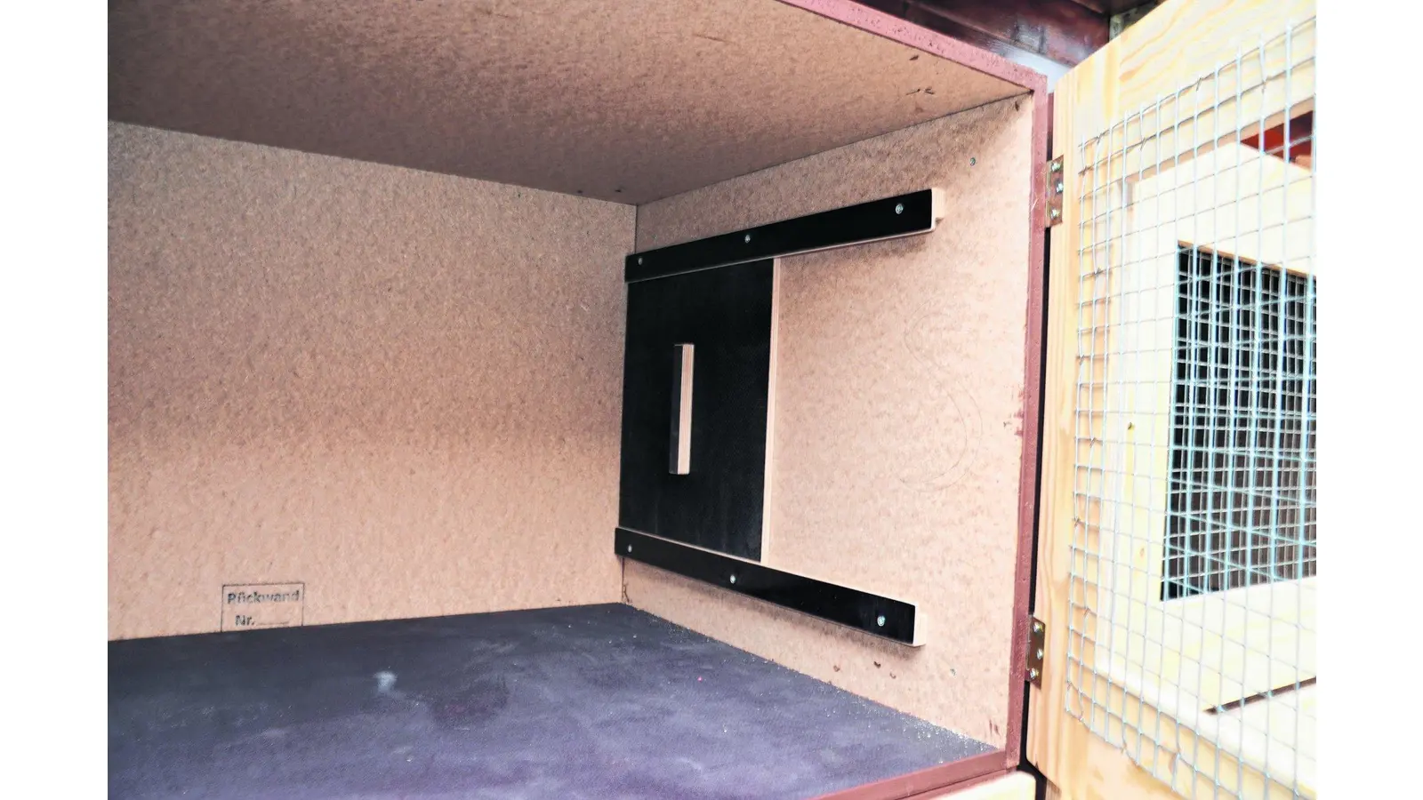 Neue Ställe für die kleinen Bewohner (Foto: red)