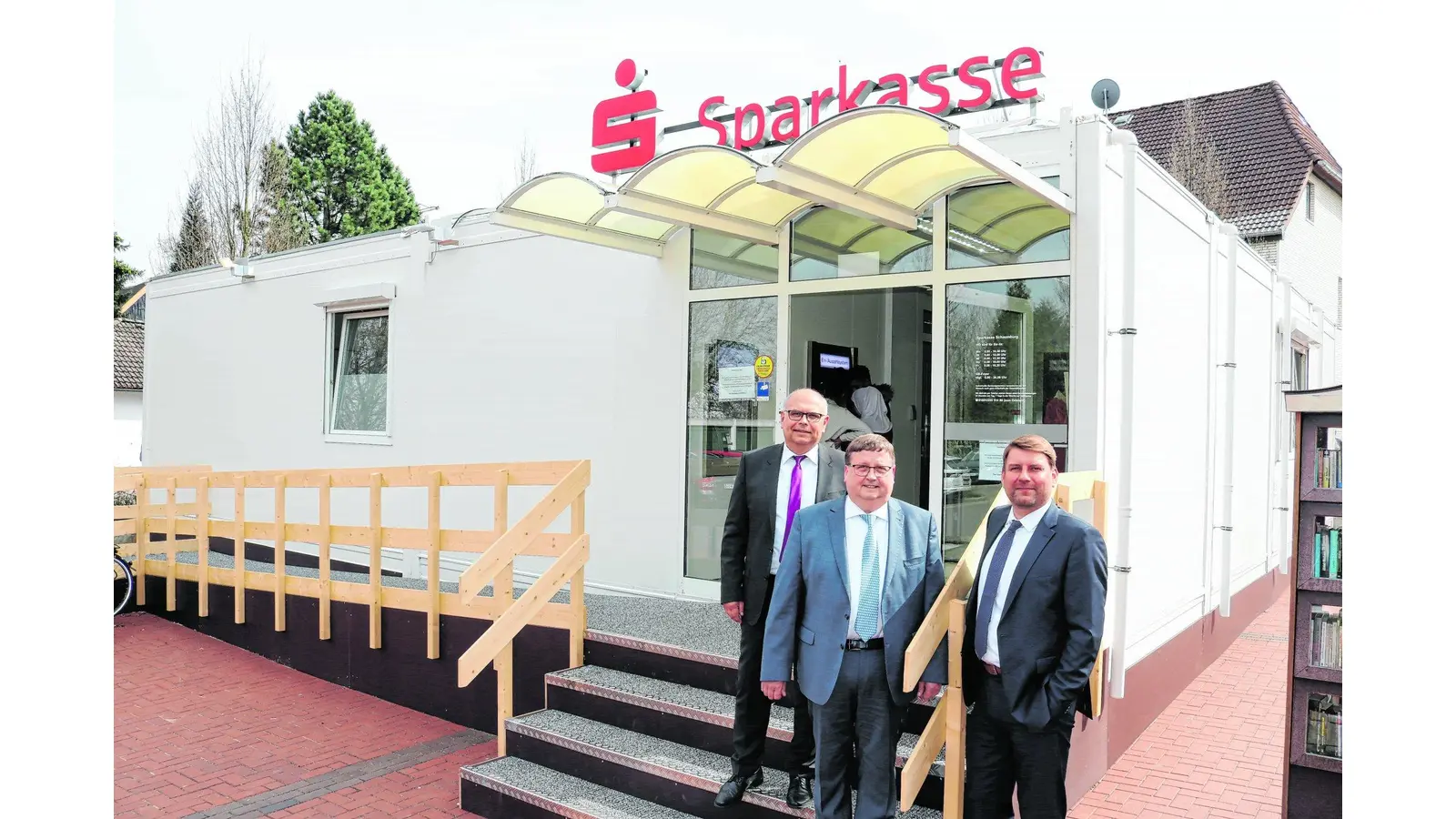 Sparkasse jetzt im Container (Foto: jb)