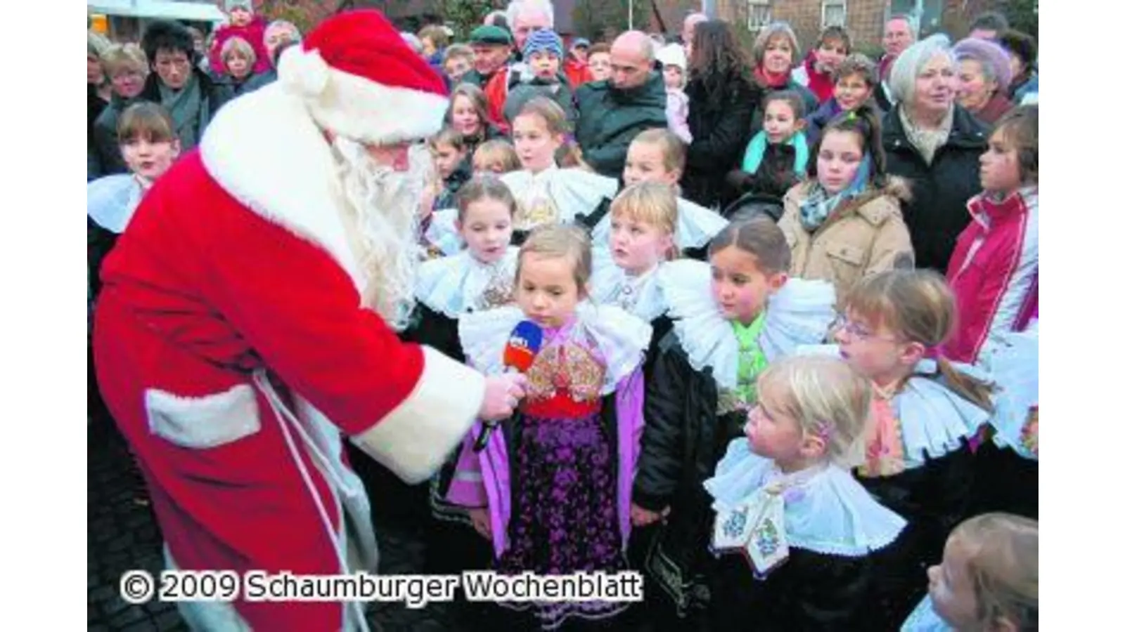 Warmer Empfang für die Weihnachtskutsche (Foto: bb)