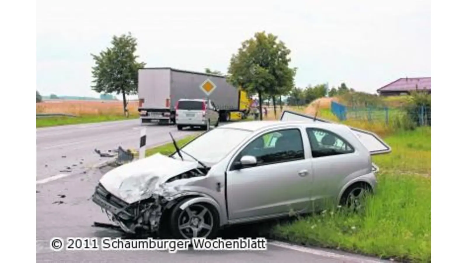 Corsa kracht in LKW (Foto: mh)