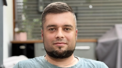 Dennis Pape-Lange hat sich den Beruf des Tatortreinigers ausgesucht und bekennt: „Es ist herausfordernd, macht mir aber Spaß!” (Foto: ste)