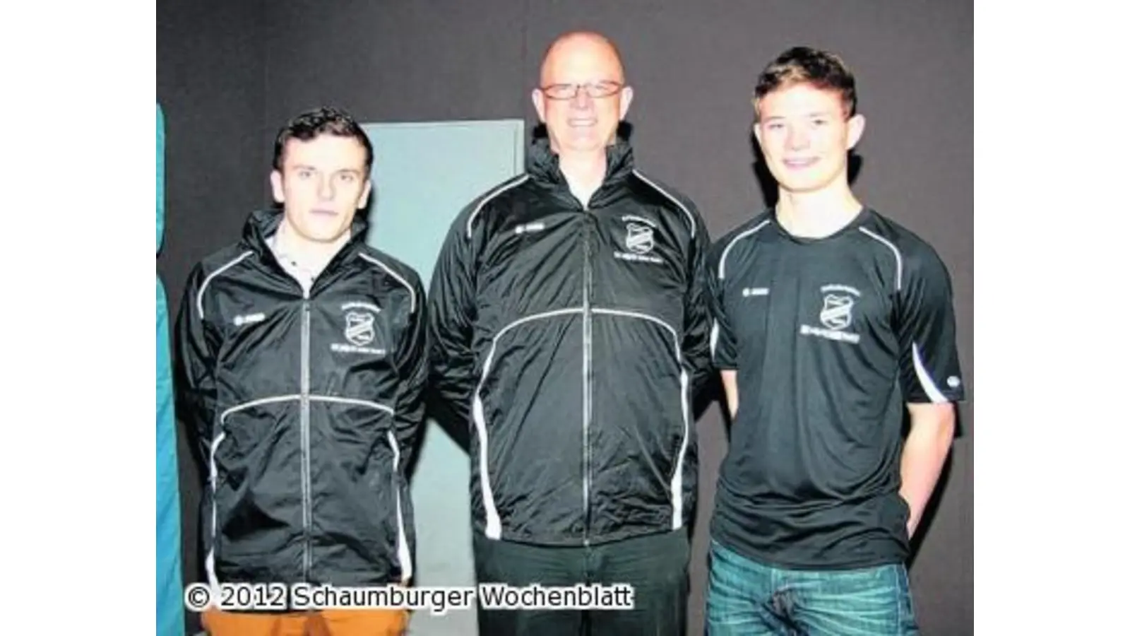 TuSG-Schiris pfeifen in einem neuen Outfit (Foto: wtz)