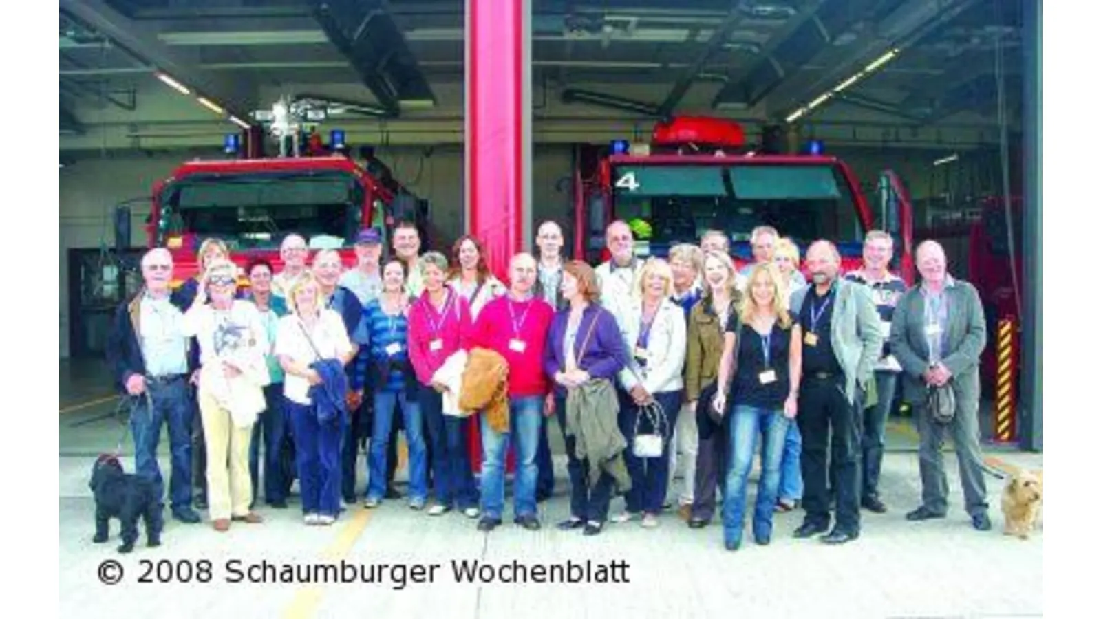Silberpfeile auf dem Weg zur Flughafen-Feuerwehr (Foto: red)