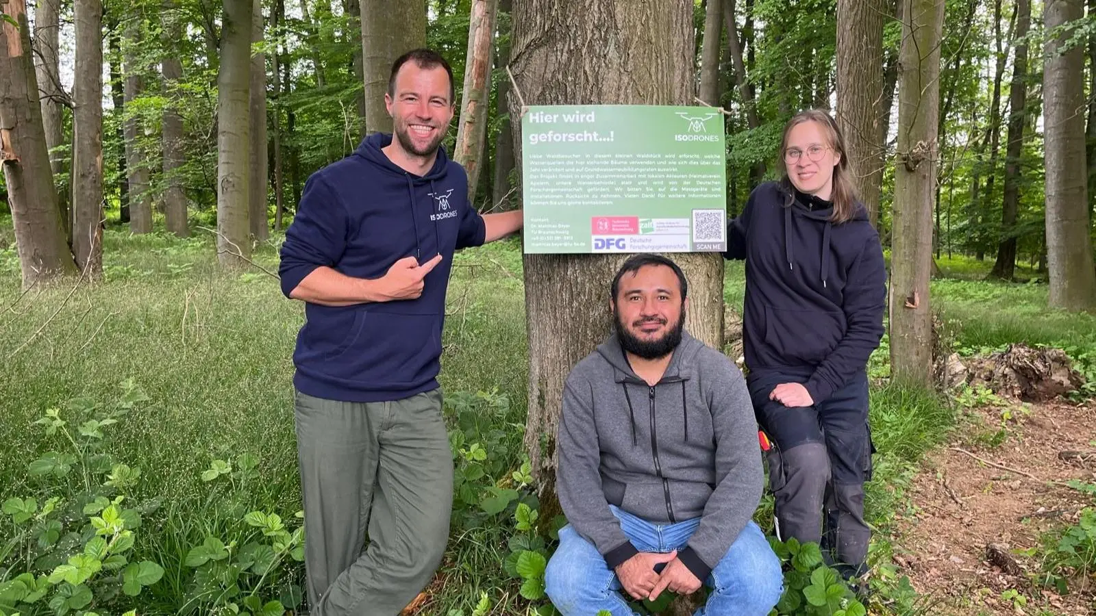 Dr. Matthias Beyer (li) und Mitarbeiter der Forschergruppe. (Foto: TU Braunschweig)