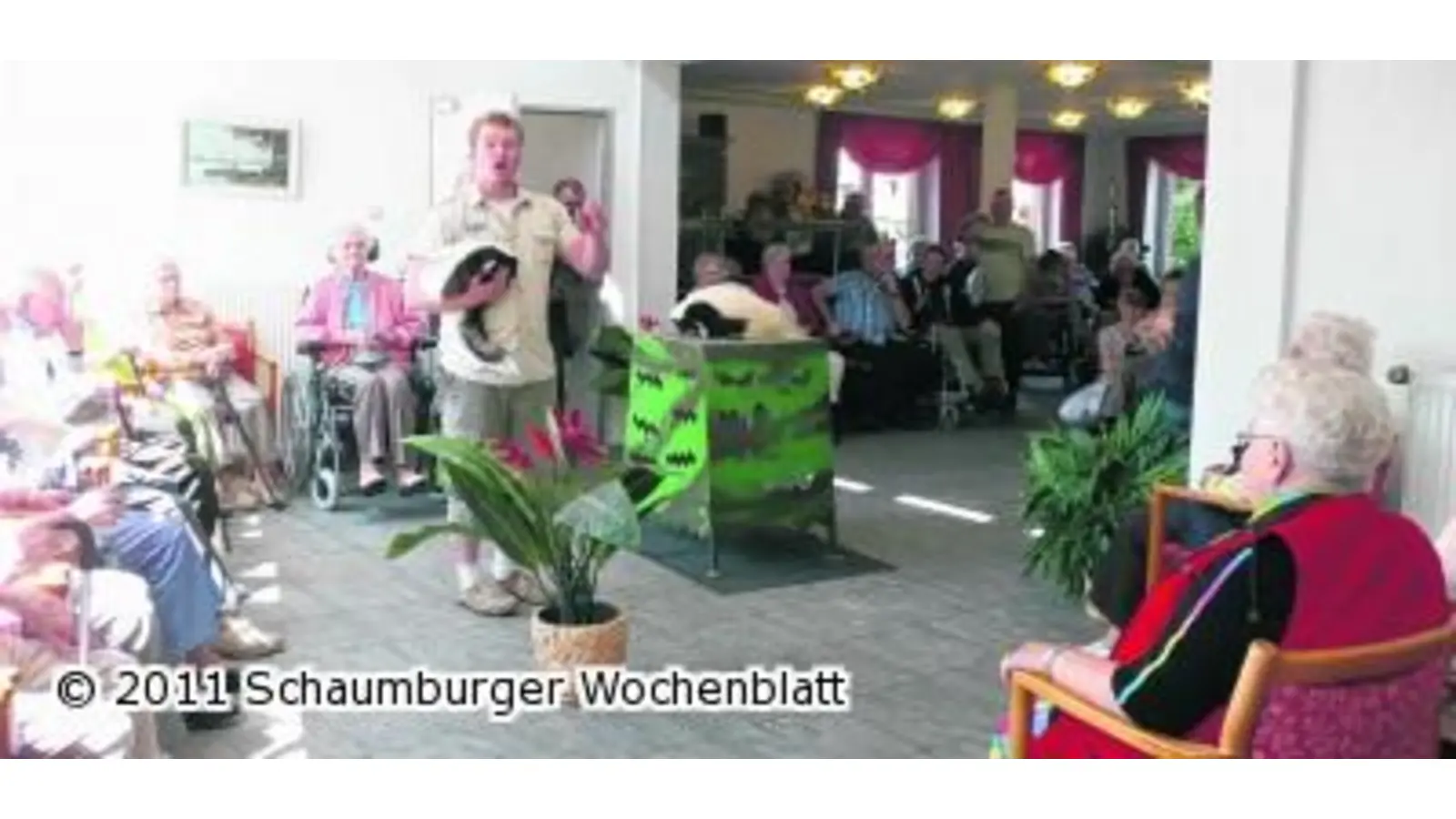 Der rollende Zoo macht Senioren große Freude (Foto: red)