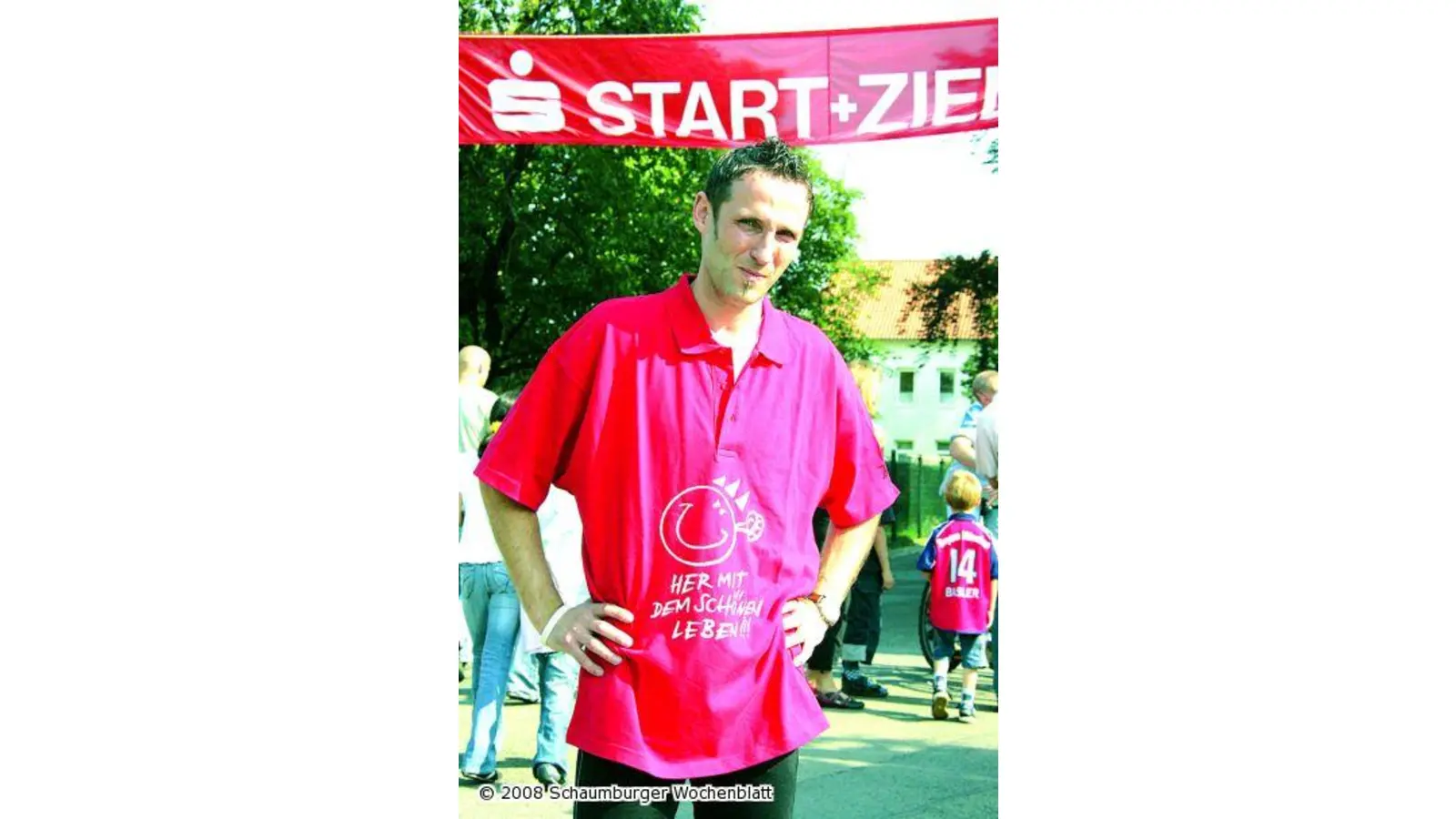 Landrat kauft ersten Kilometer (Foto: red)