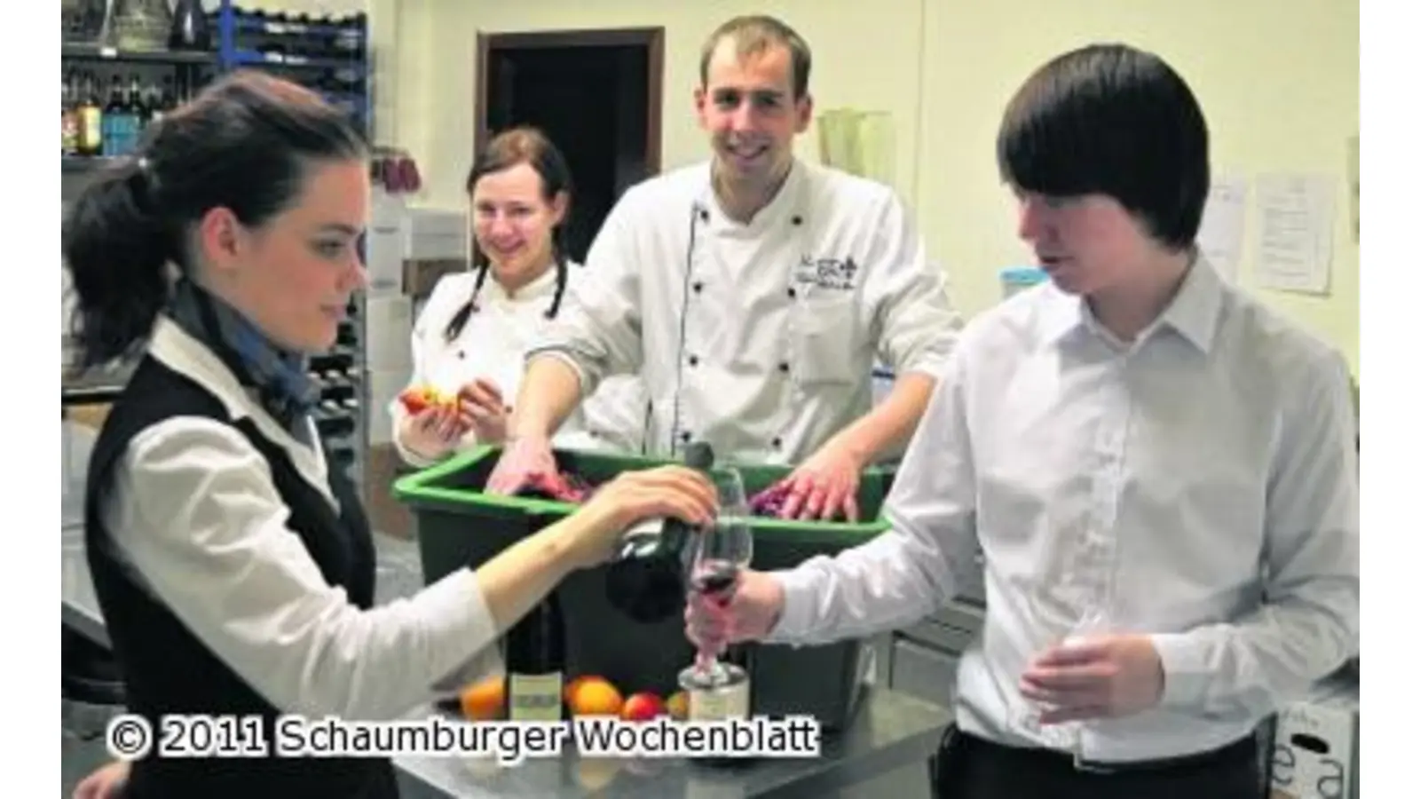Azubis kochen für die Fortbildung (Foto: em)
