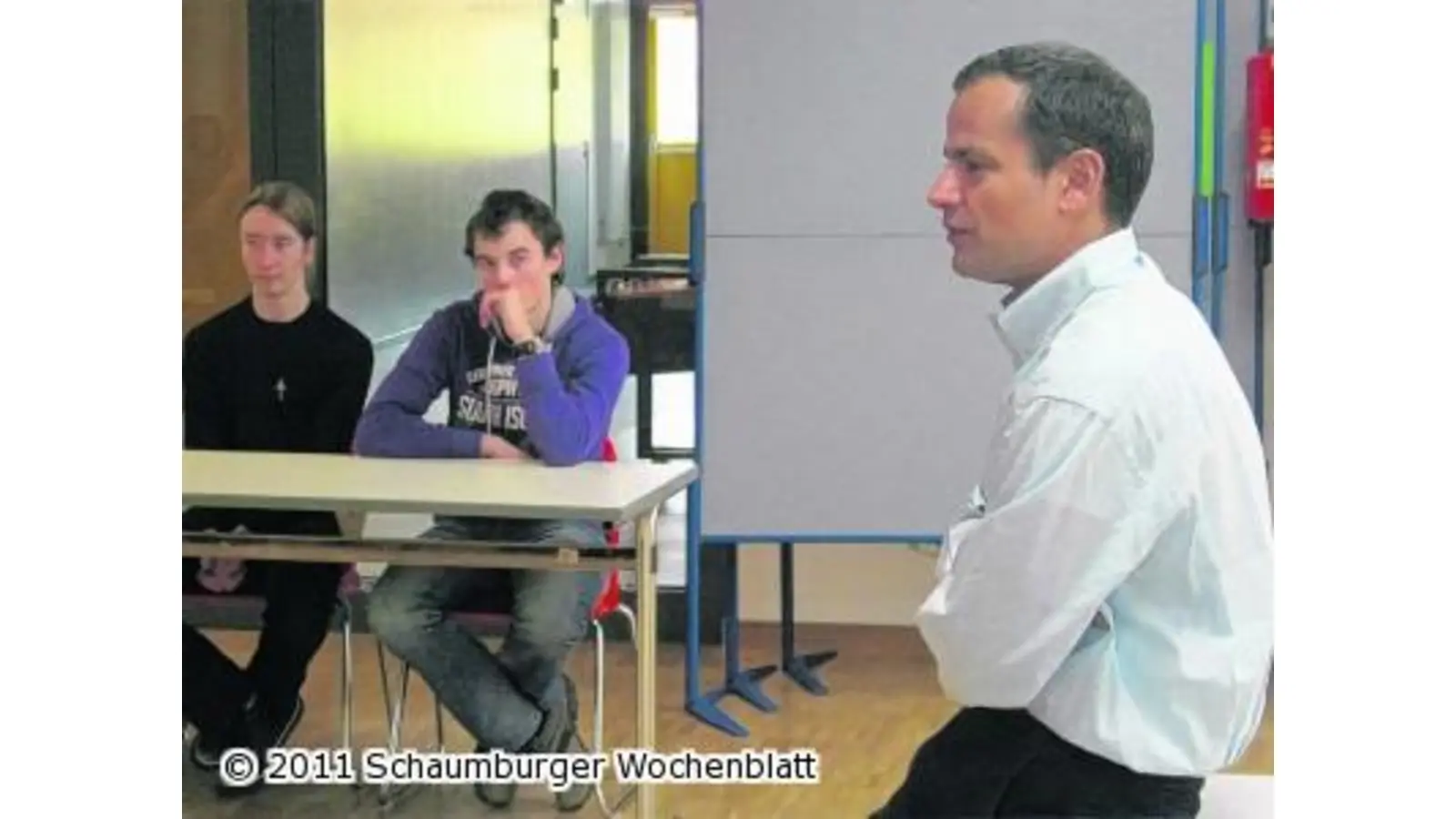 Sebastian Edathy in der Stadtschule zu Besuch (Foto: em)