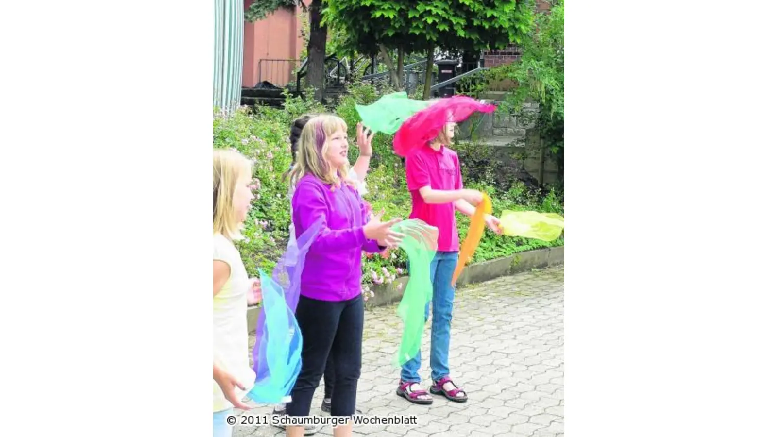 Hofnarren mischen sich unters Volk (Foto: al)