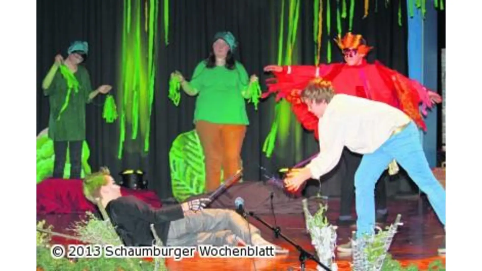 Märchenhafte Wendungen auf der IGS-Bühne (Foto: bb)