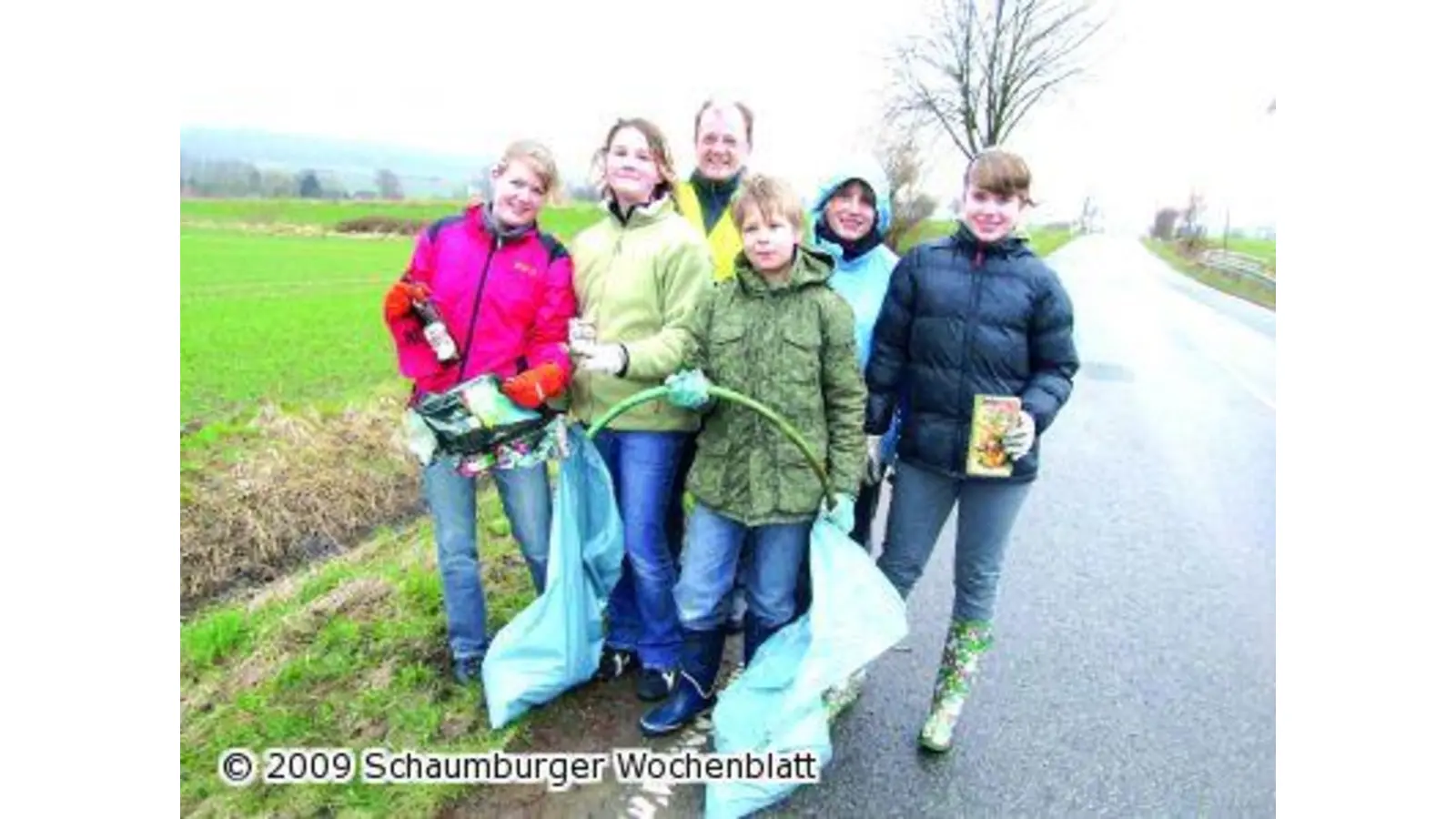 Kinder und Jugendliche säubern die Natur (Foto: tt)