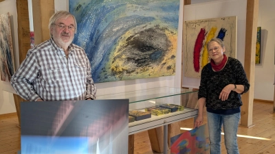 Bereiten die Ausstellung vor: Das Künstlerehepaar Anka und Heiko Knechtel. (Foto: privat)