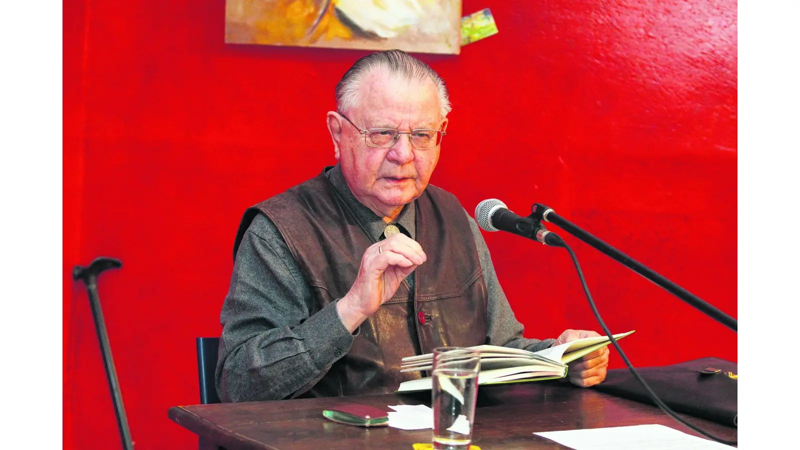 Günter Drieschner stellt zweites Buch vor (Foto: bb)