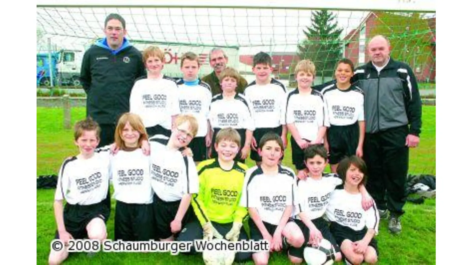 Neue Trikots für E-Jugendliche (Foto: bb)