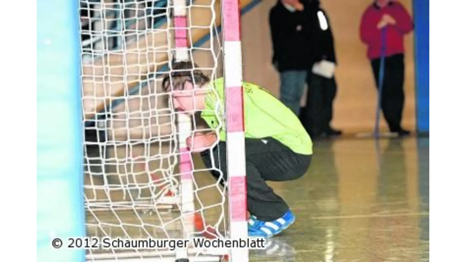 SG-Mannschaft baut kleinen Schutzwall auf (Foto: ro)