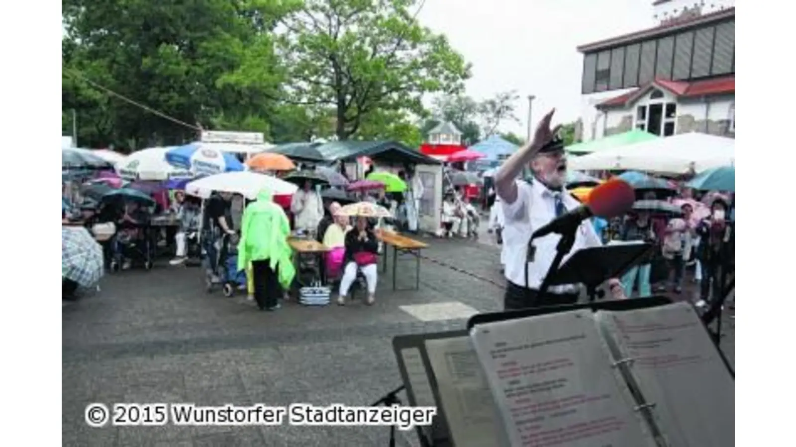 Regenschauer begleiten Shantychorfestival (Foto: gi)