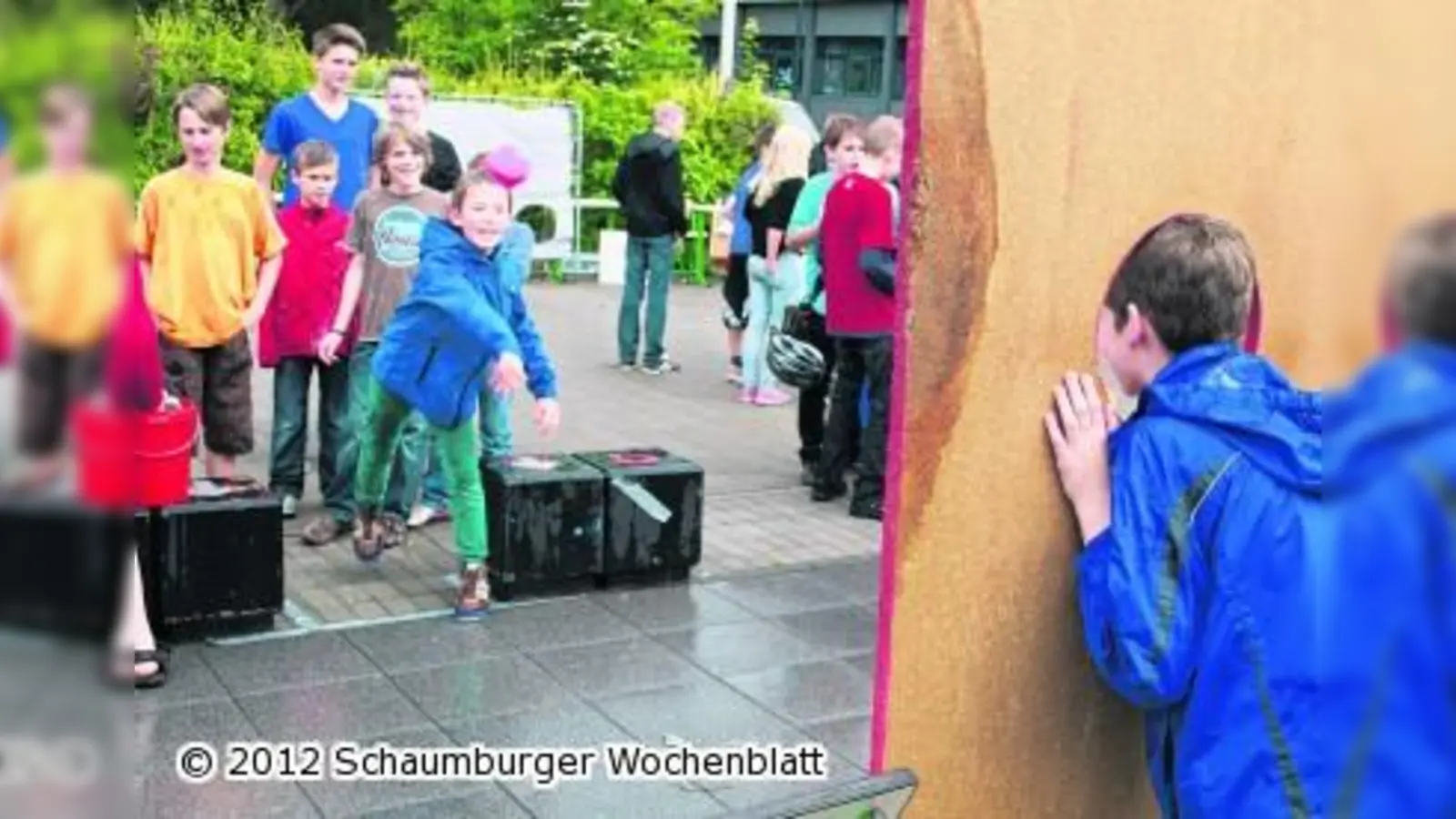 Für den Schul-Horst ein pitschnasses Vergnügen (Foto: wa)