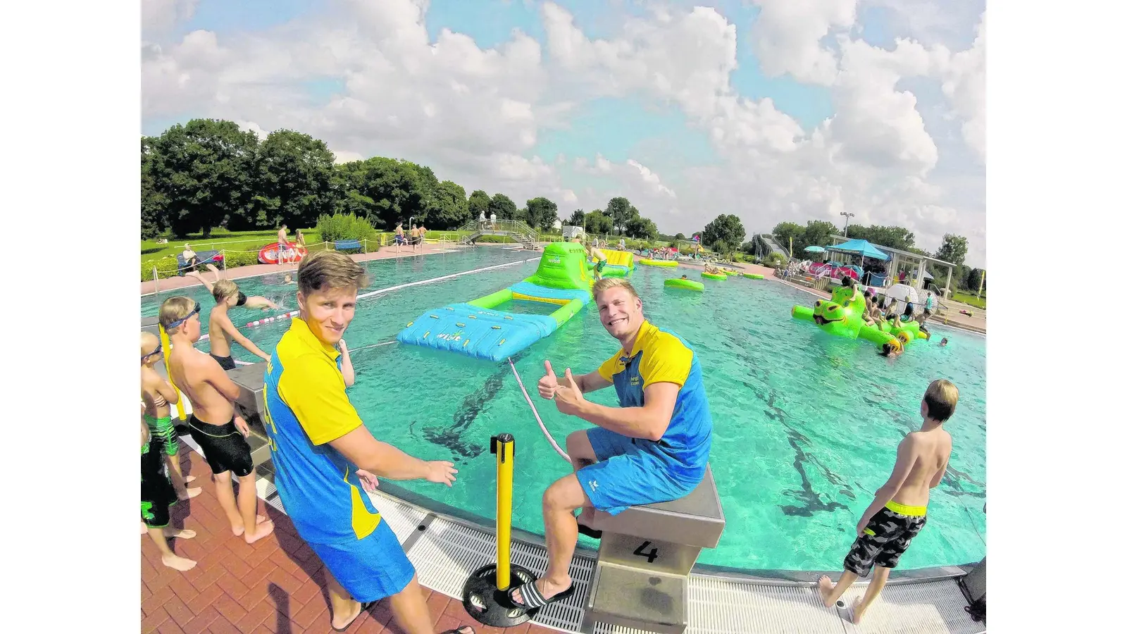 Discostimmung im Freibad (Foto: ste)